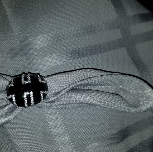 RHODIUM PLATED ENAMEL RING. - Picture 5 of 6